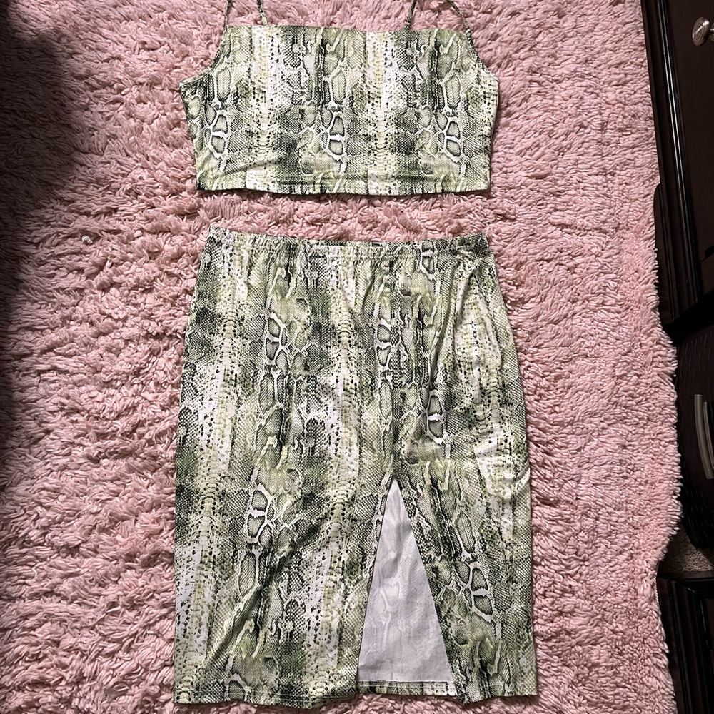 Two piece set